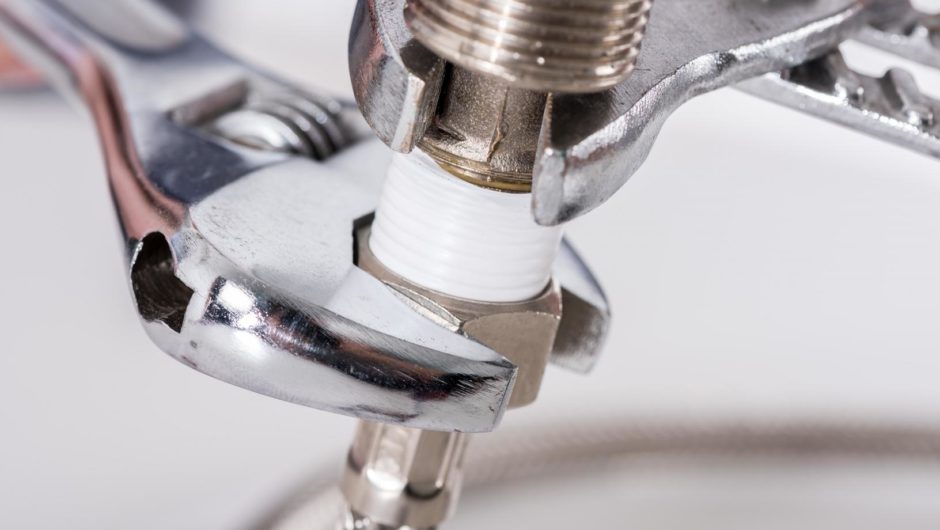 Les astuces pour détecter et réparer une fuite sanitaire