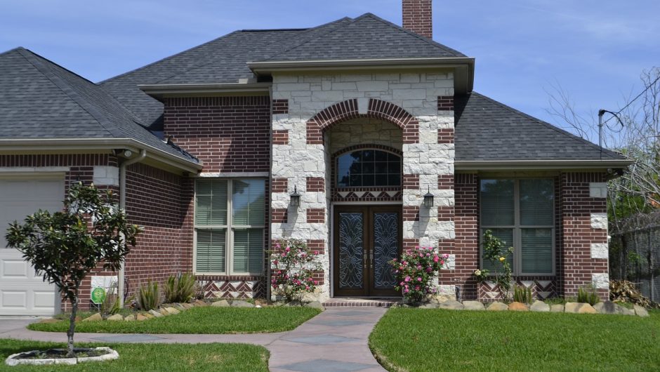 Comment bien procéder à un entretien de toiture ?