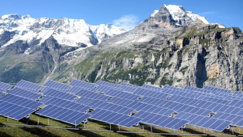 Quelle solution photovoltaïque convient aux professionnels ?